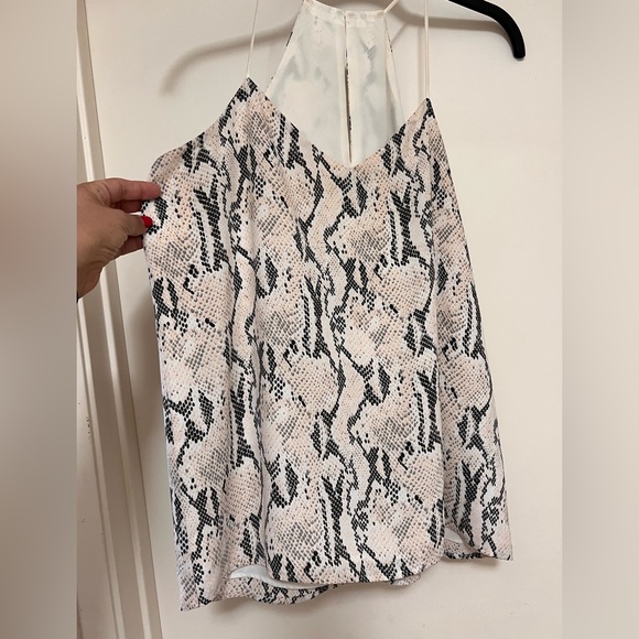 FREE with 50$ Bundle purchase EXPRESS snakeskin print razor back tank top - Picture 2 of 6